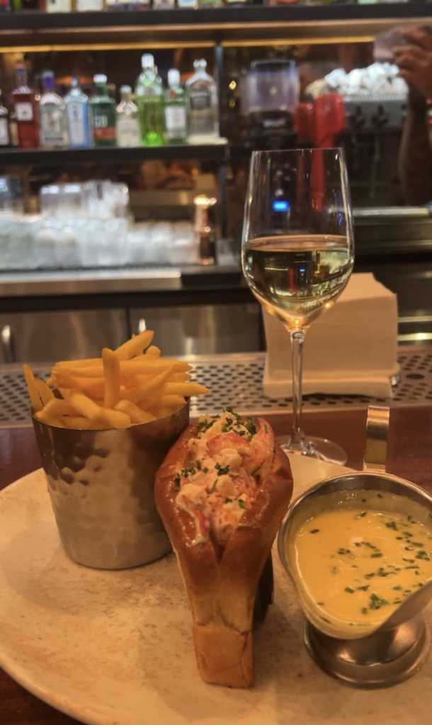 Burger & Lobster