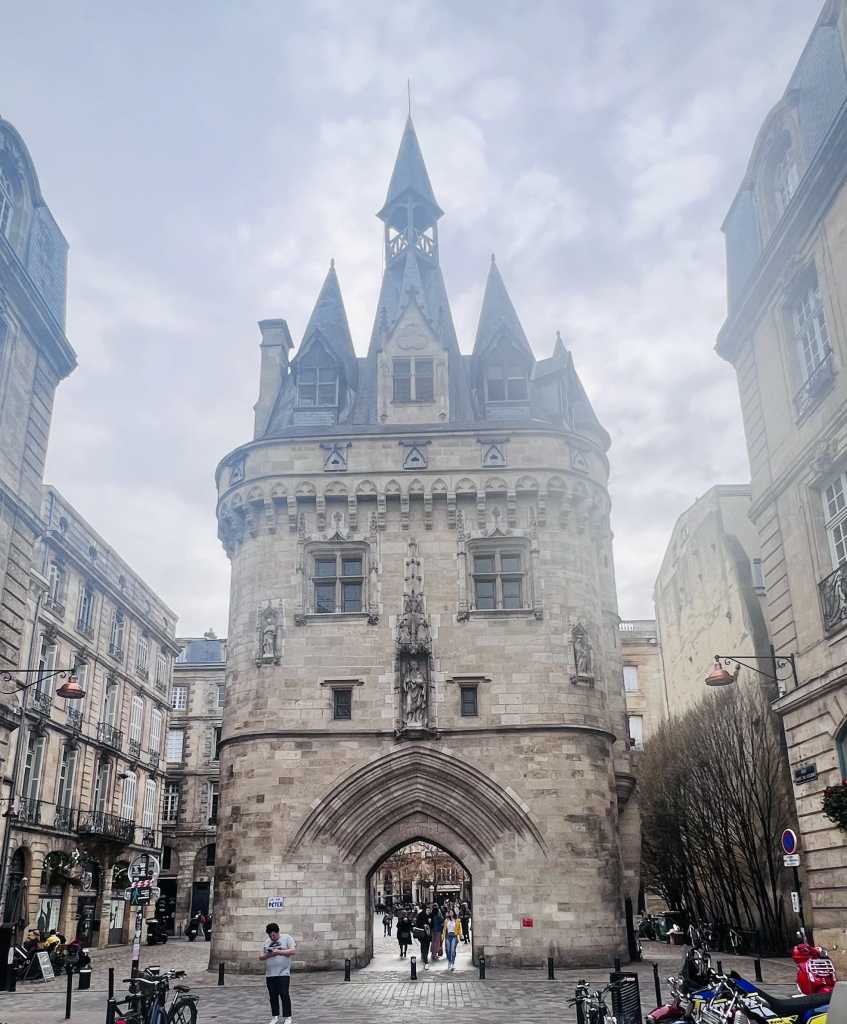 Bordeaux Gezilecek Yerler - Porte Cailhau
