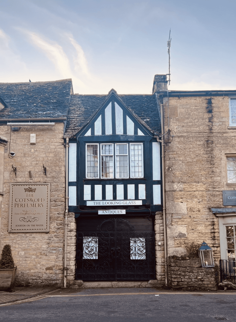 Cotswolds Gezilecek Yerler: Bourton-On-The-Water